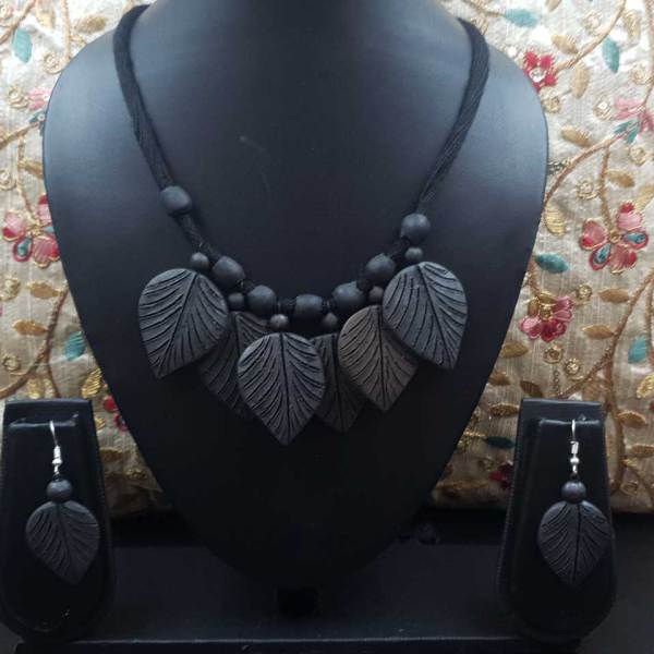 Curated Organic Leafy Necklace - photo