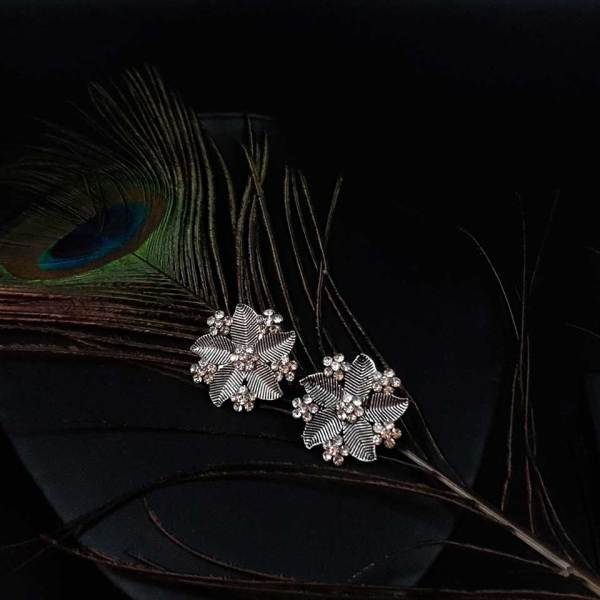 Diamond flower jhumkas - photo